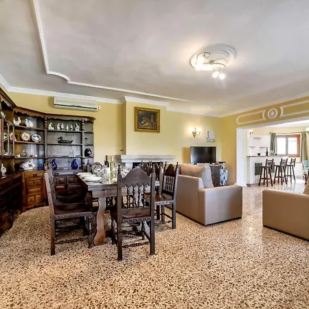 Puchero - Plusholidays Villa Calp