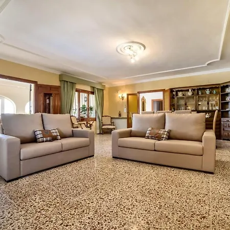 ヴィラ Puchero - Plusholidays カルプ